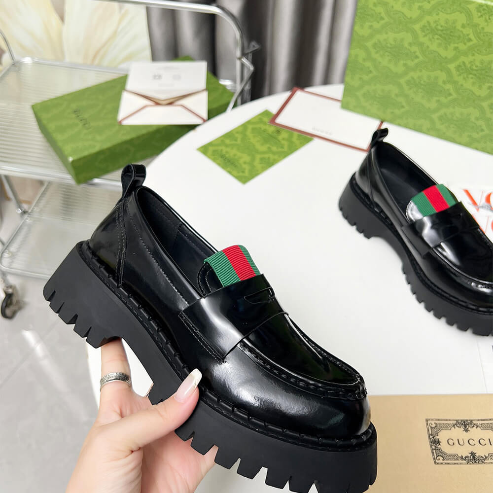 Gvc*1 Women’s loafer with Web
