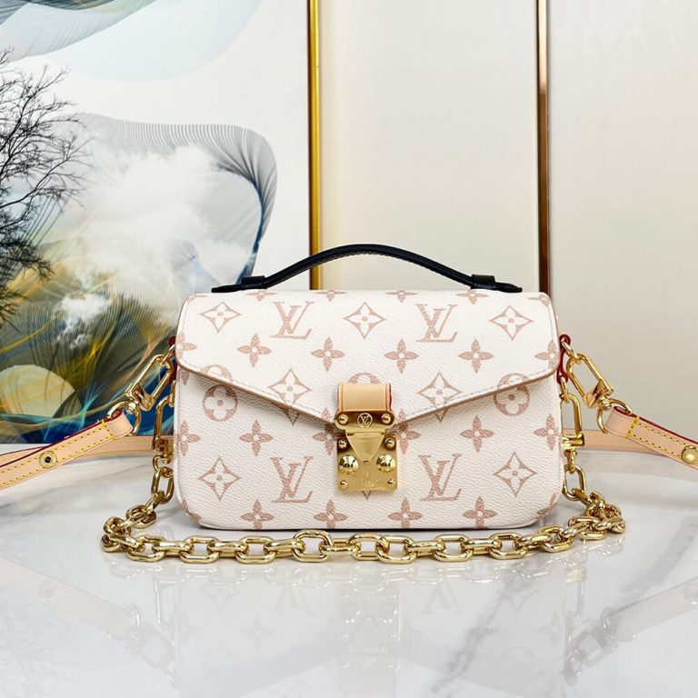 LV Pochette Metis East West