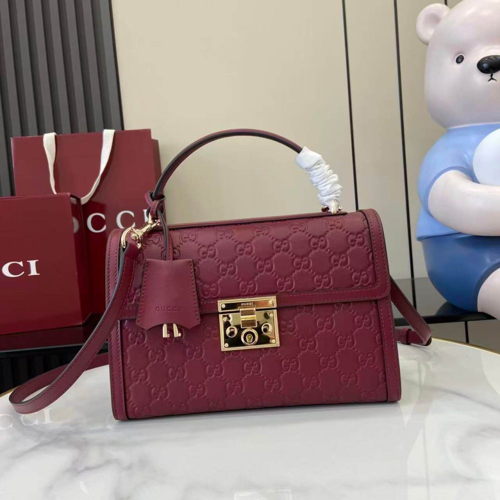 Gvc*1 PADLOCK MEDIUM TOP HANDLE BAG